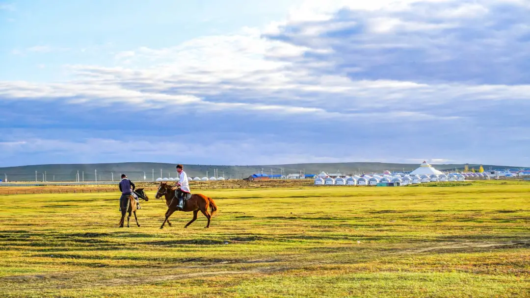 被国家地理评为“秋日必去”,10月的内蒙古,到底有多美?-内蒙10月份天气冷吗?