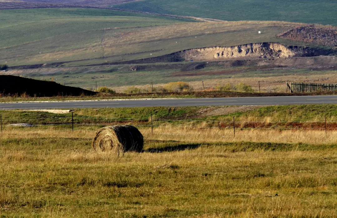 被国家地理评为“秋日必去”,10月的内蒙古,到底有多美?-内蒙10月份天气冷吗?
