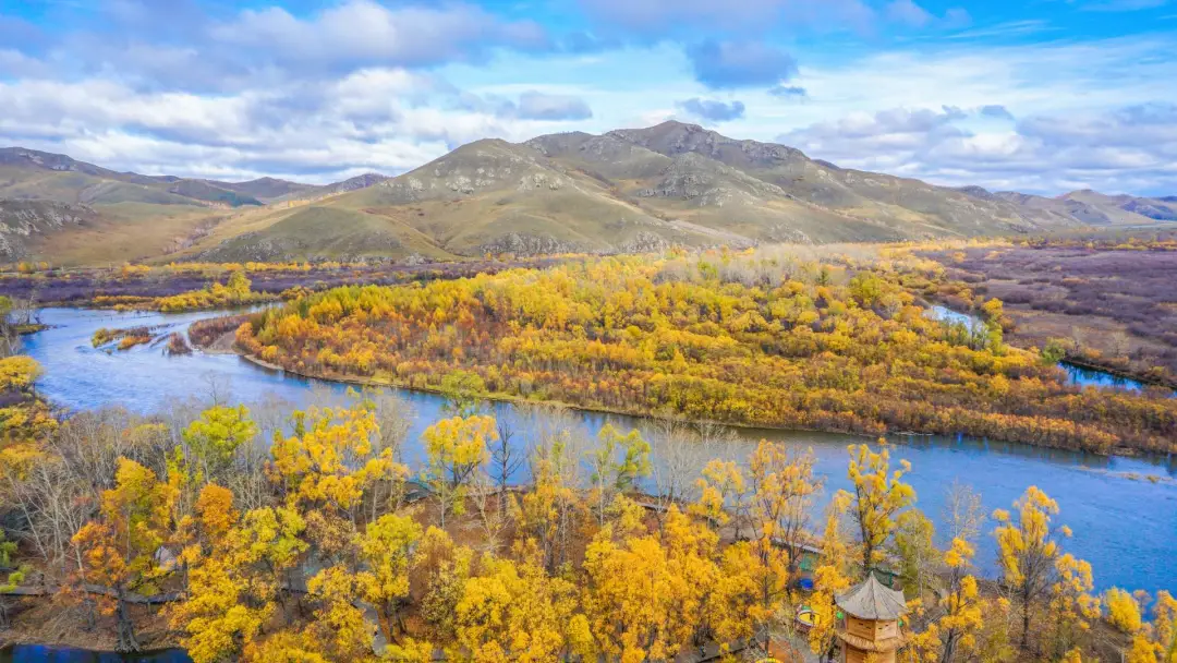 被国家地理评为“秋日必去”,10月的内蒙古,到底有多美?-内蒙10月份天气冷吗?