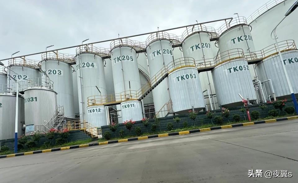 运煤制油罐车确进3家涉陕食用油企业卸货,油罐均封存待检-陕西油罐车爆炸