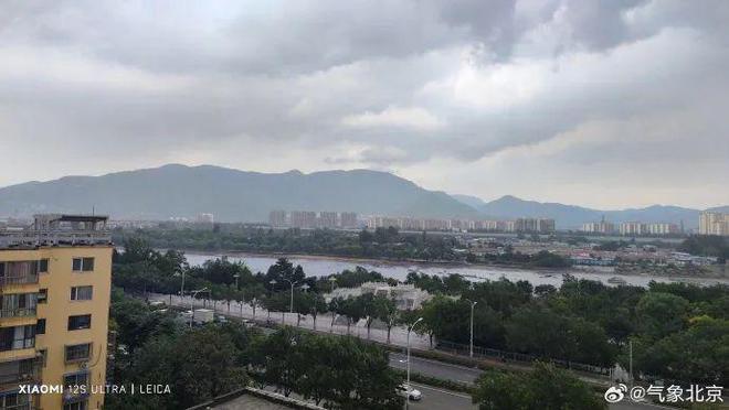 刚刚,北京发布暴雨蓝色预警!目前雷电大风暴雨地质灾害4预警齐发!这几个区尤其要注意——-北京天气雷暴