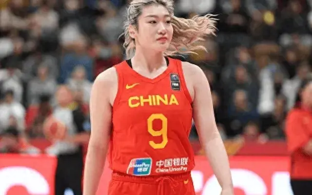 女篮终于齐整了!李梦开始合练,李月汝即将归队,16号全主力出征-女篮李梦家境