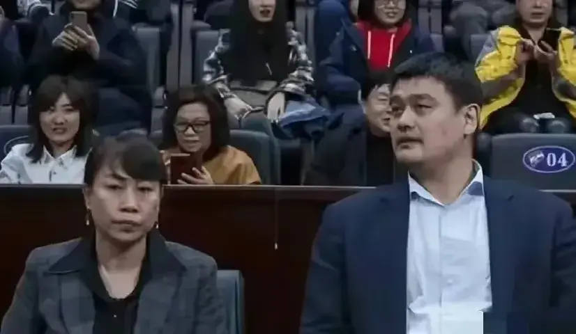 女篮终于齐整了!李梦开始合练,李月汝即将归队,16号全主力出征-女篮李梦家境