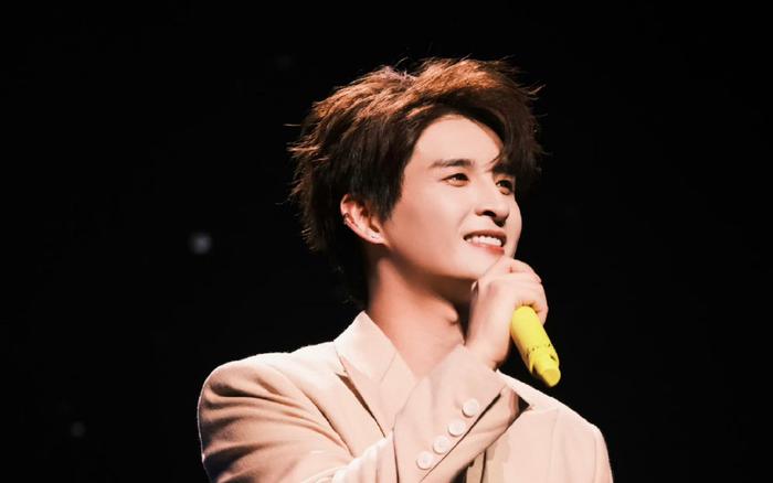 张远《歌手》挑战失利,冲榜失败引热议,实力与运气何者更重要?-张远 唱功