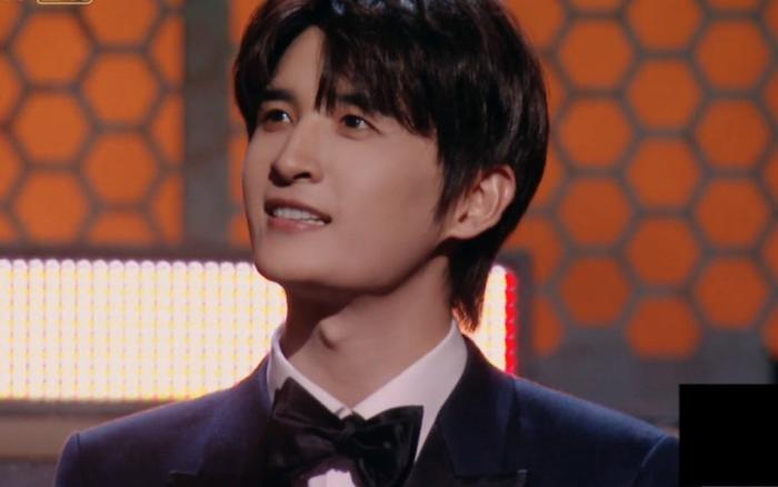 张远《歌手》挑战失利,冲榜失败引热议,实力与运气何者更重要?-张远 唱功