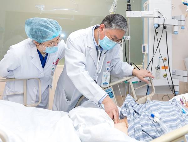 每天一杯饮料,28岁女孩“喝”进ICU!休克、濒死、换血……-每天喝一杯饮料好吗