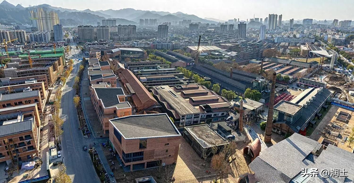 景德镇摆摊,900人抢300摊位,摊主:月入几千,比高考查分还紧张-景德镇能摆摊的地方在哪里