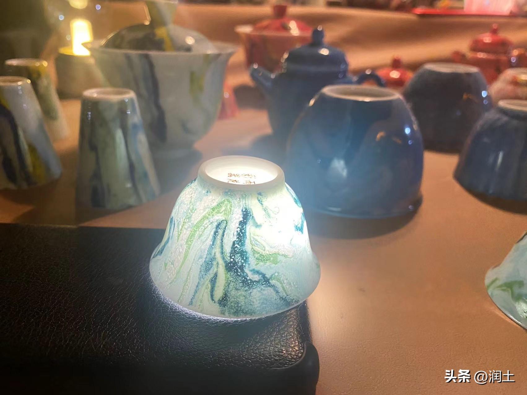 景德镇摆摊,900人抢300摊位,摊主:月入几千,比高考查分还紧张-景德镇能摆摊的地方在哪里