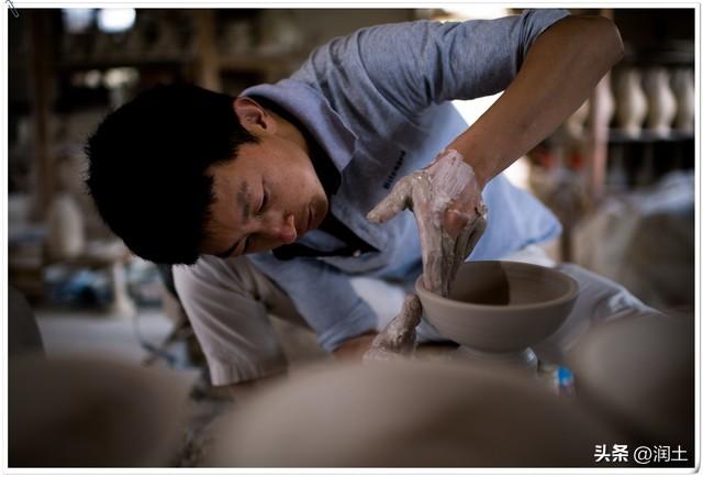 景德镇摆摊,900人抢300摊位,摊主:月入几千,比高考查分还紧张-景德镇能摆摊的地方在哪里