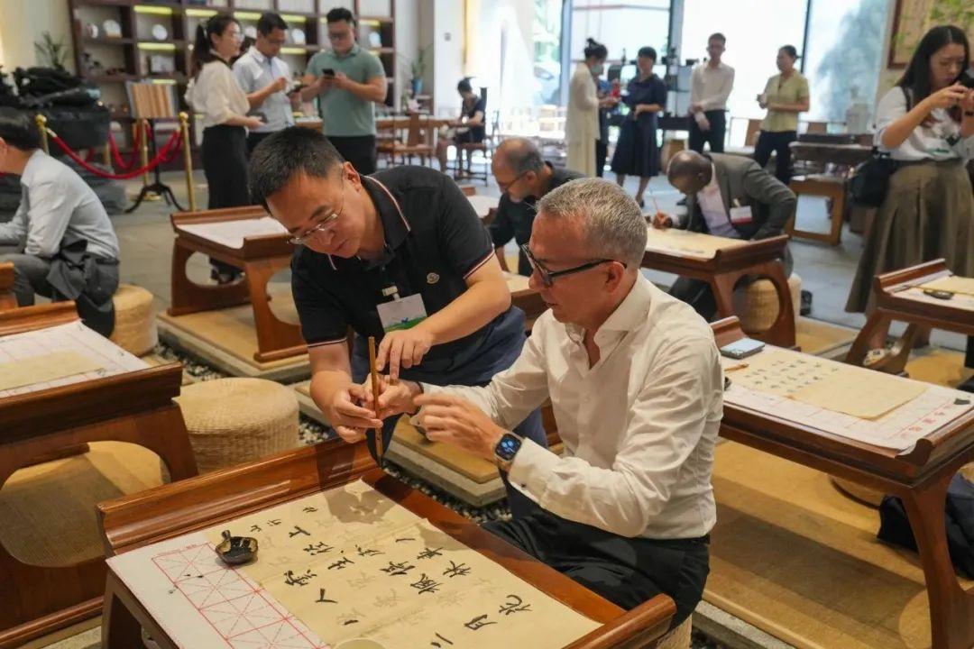 “中医很神奇”!外国驻港领团和商界参访团在乐城解锁医疗旅游新体验-外国驻香港领事馆官网