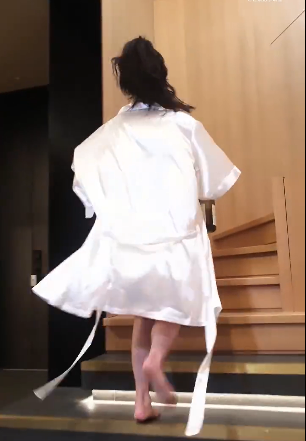 汪小菲老婆Mandy晒回家vlog,回家做饭,这就是台北的豪门生活?-汪小菲夫妇现身北京故宫 网友:孩子呢