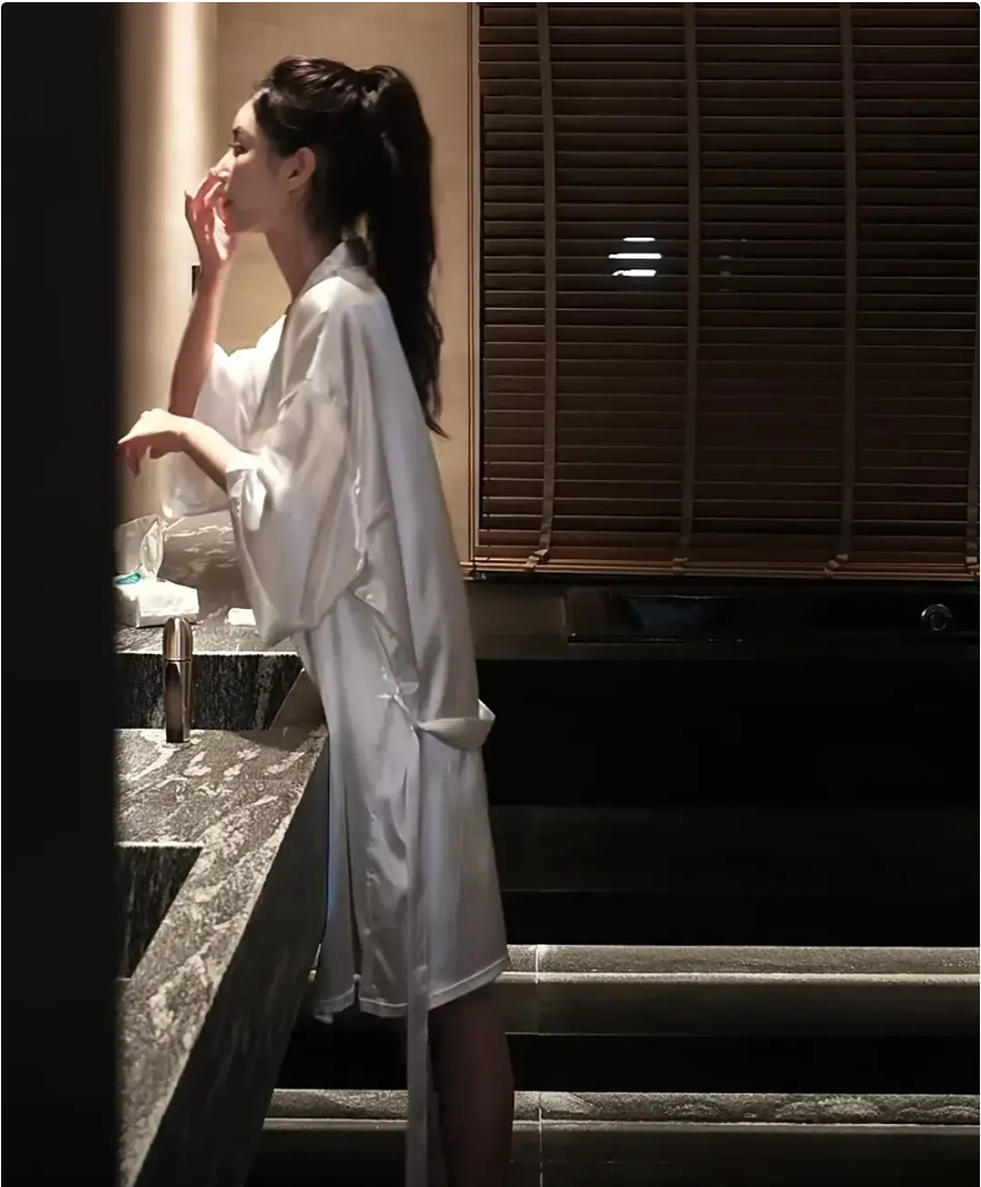 汪小菲老婆Mandy晒回家vlog,回家做饭,这就是台北的豪门生活?-汪小菲夫妇现身北京故宫 网友:孩子呢