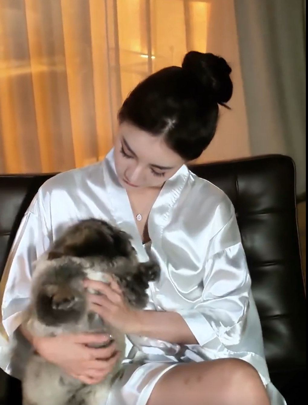 汪小菲老婆Mandy晒回家vlog,回家做饭,这就是台北的豪门生活?-汪小菲夫妇现身北京故宫 网友:孩子呢