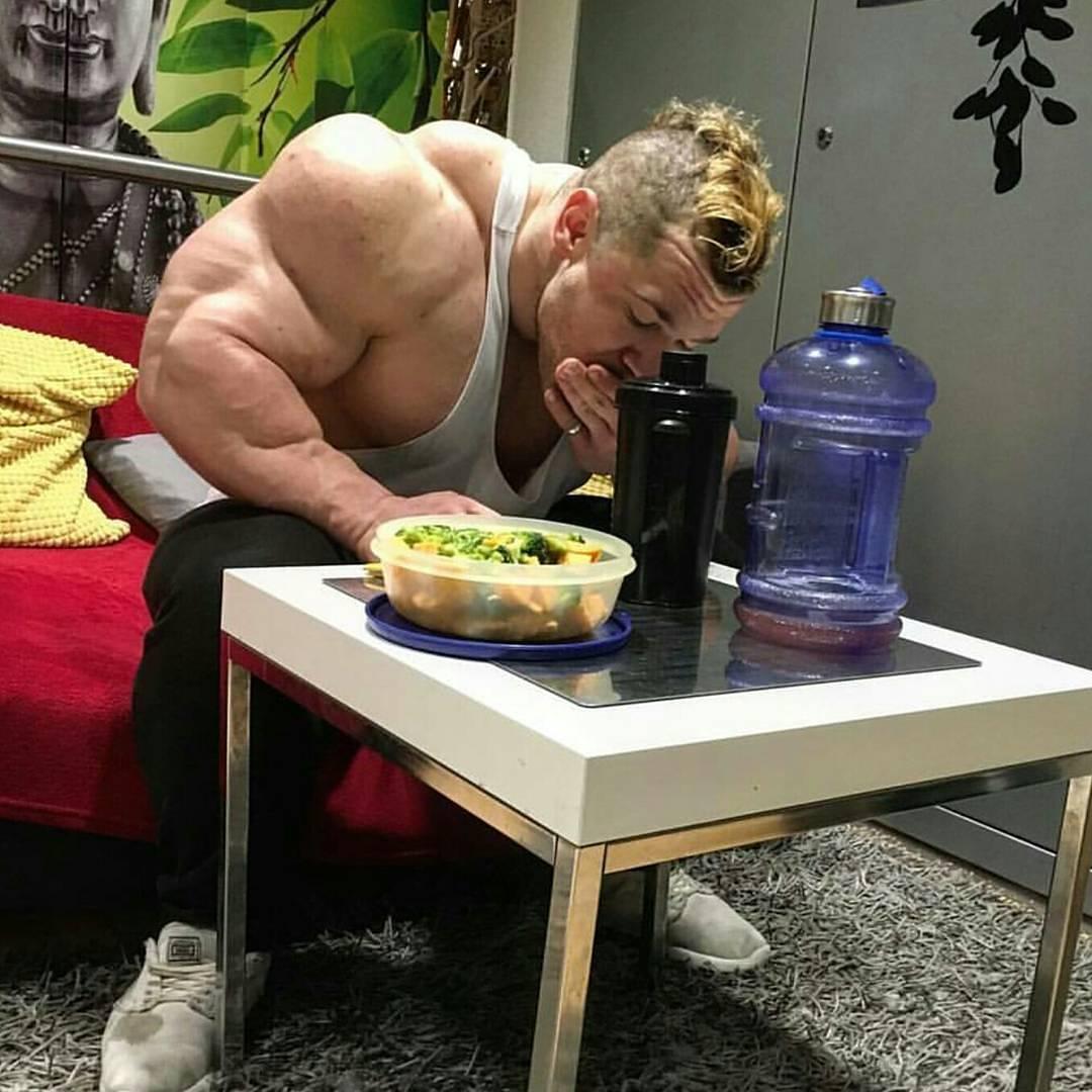 暑假肥宅减重计划 1张瑜伽垫让你宅出好身材-瑜伽垫瘦腰视频教程