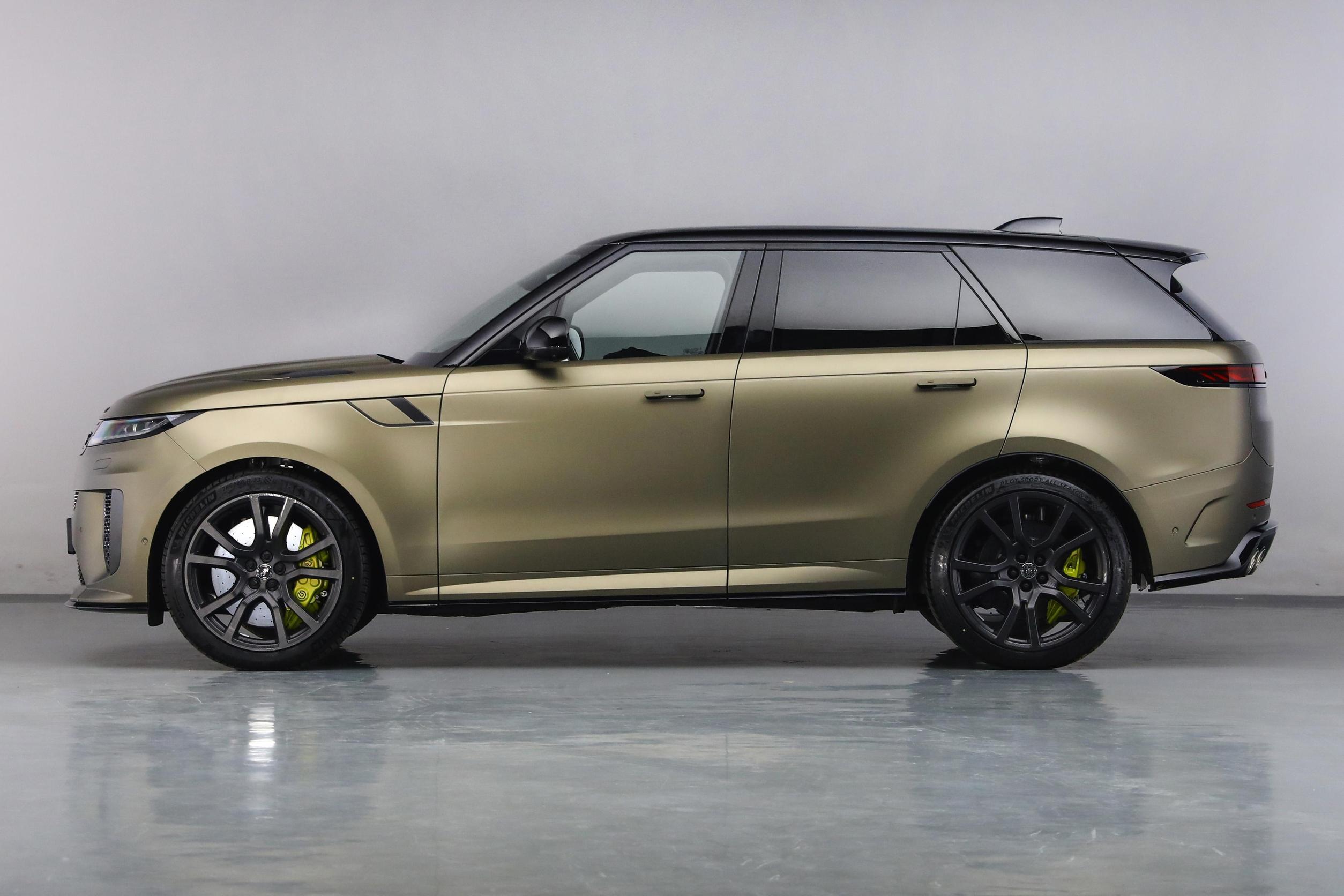 售价243.8万元,路虎揽胜运动版SV限量版上市,百公里加速3.8秒-路虎揽胜运动版2021款价格