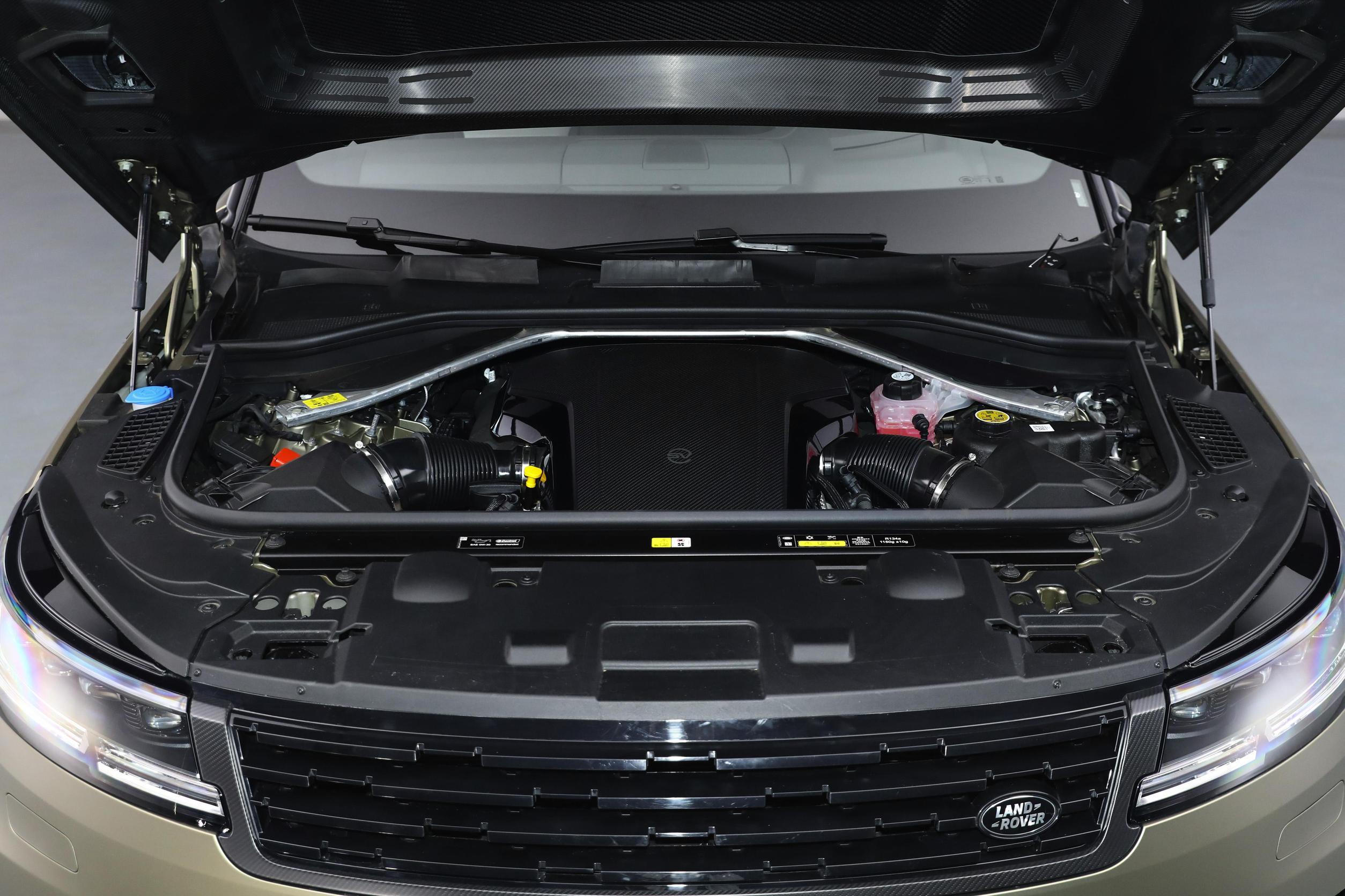 售价243.8万元,路虎揽胜运动版SV限量版上市,百公里加速3.8秒-路虎揽胜运动版2021款价格