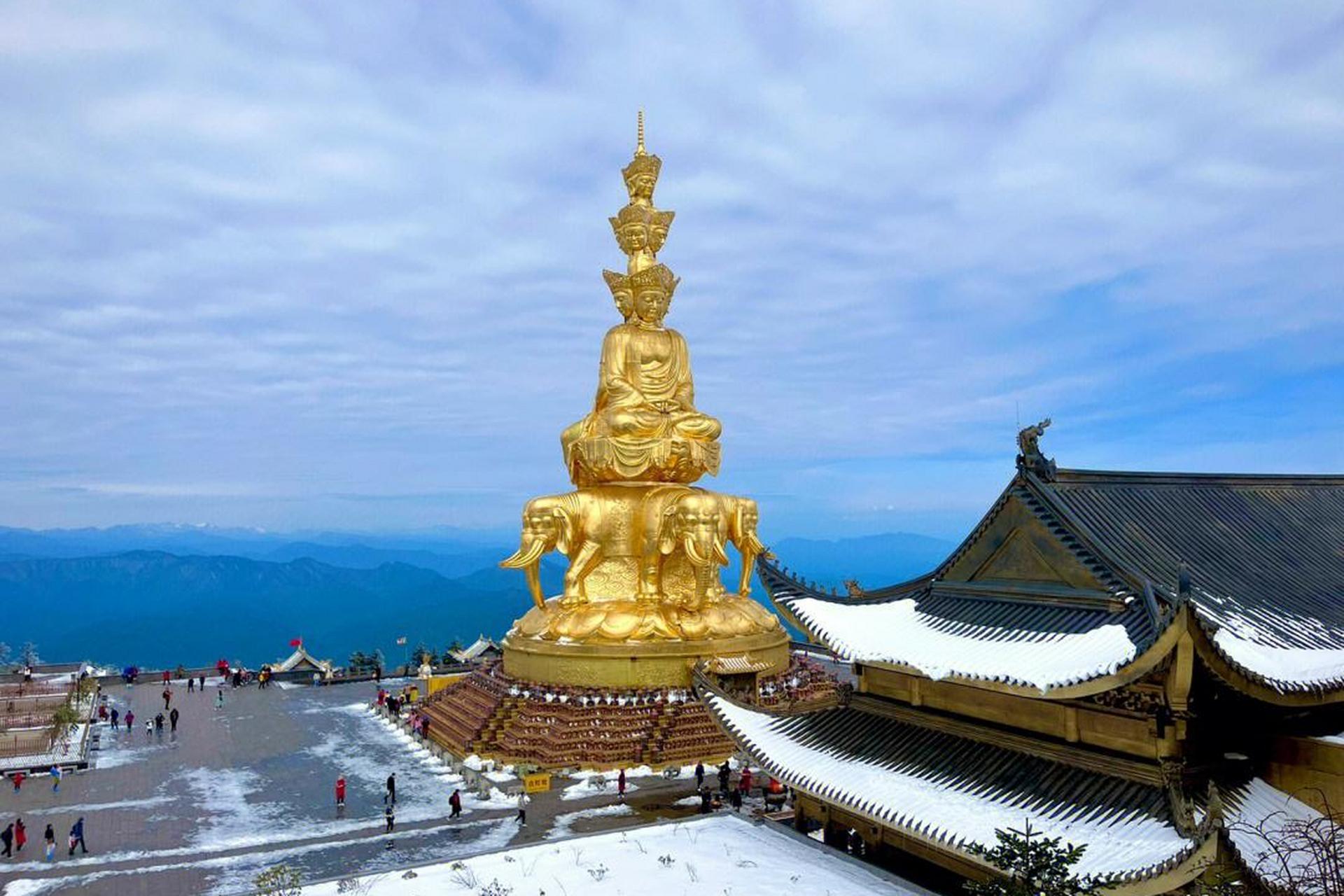 夏日清凉行:探寻中国十大避暑名山-中国避暑胜地名单