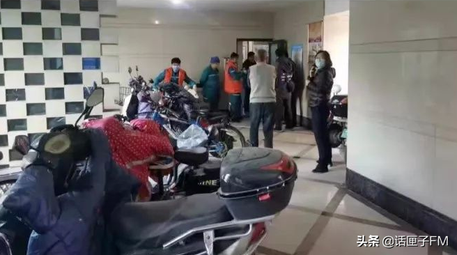 太惨!老太被电梯门夹住拖行当场身亡,上海也有类似事件发生-上海电梯血案