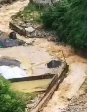 睡梦中被卷走 暴雨山洪致8人遇难30余人失联 曾转移有人不习惯回家-梦到被暴雨困住