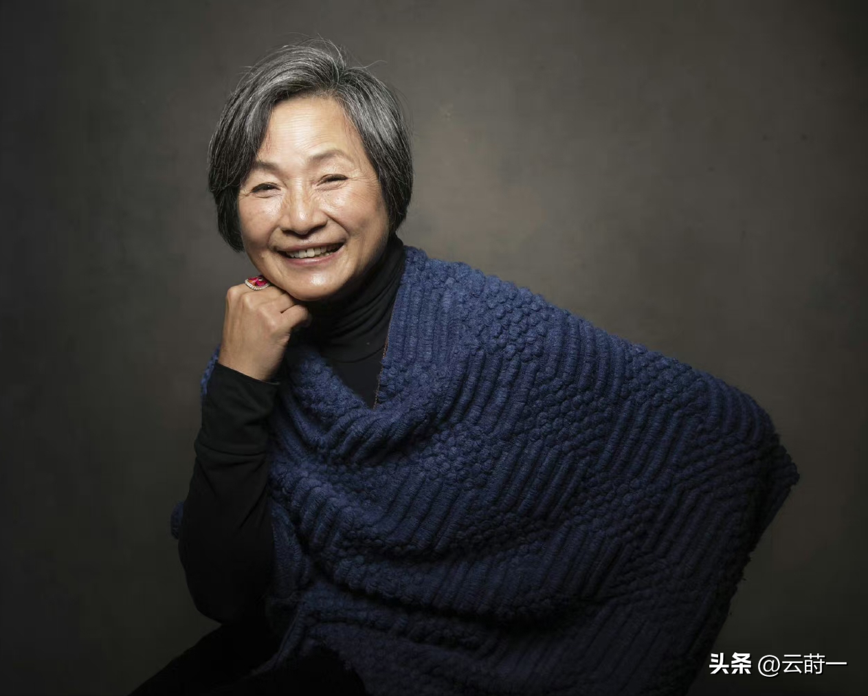 郑佩佩去世原因曝光,患脑部罕见病死后捐赠遗体,周星驰发文悼念-郑佩佩有钱吗