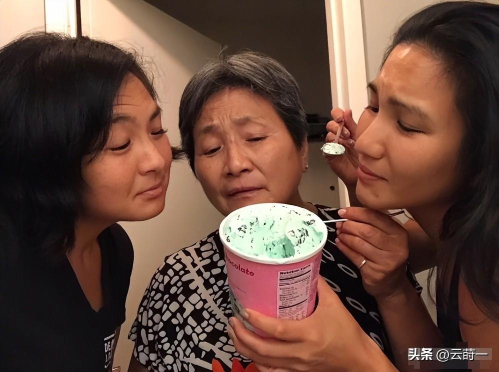 郑佩佩去世原因曝光,患脑部罕见病死后捐赠遗体,周星驰发文悼念-郑佩佩有钱吗