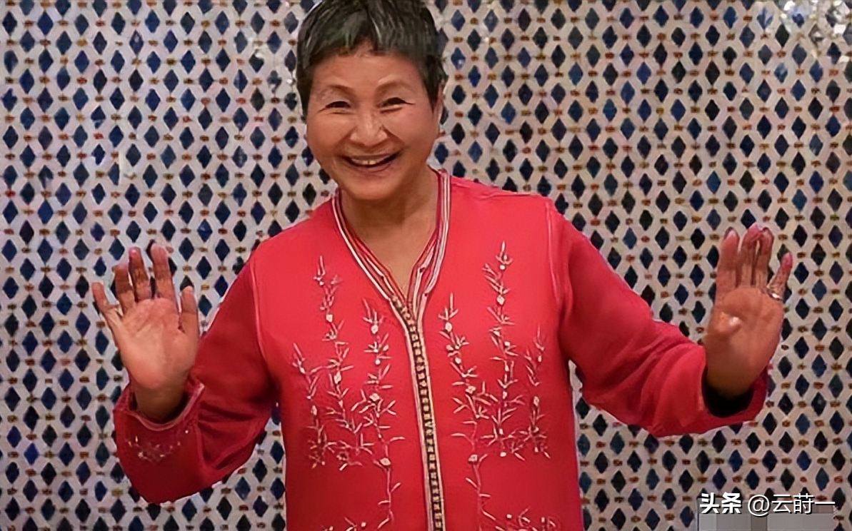 郑佩佩去世原因曝光,患脑部罕见病死后捐赠遗体,周星驰发文悼念-郑佩佩有钱吗