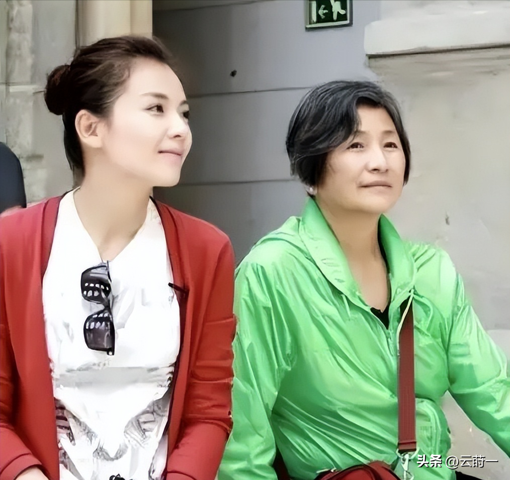 郑佩佩去世原因曝光,患脑部罕见病死后捐赠遗体,周星驰发文悼念-郑佩佩有钱吗