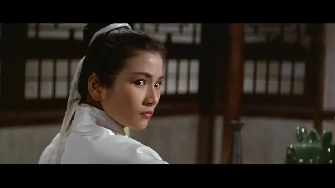 她一走,整个娱乐圈都在怀念-她走了一个多钟头了修改病句