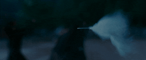 她一走,整个娱乐圈都在怀念-她走了一个多钟头了修改病句