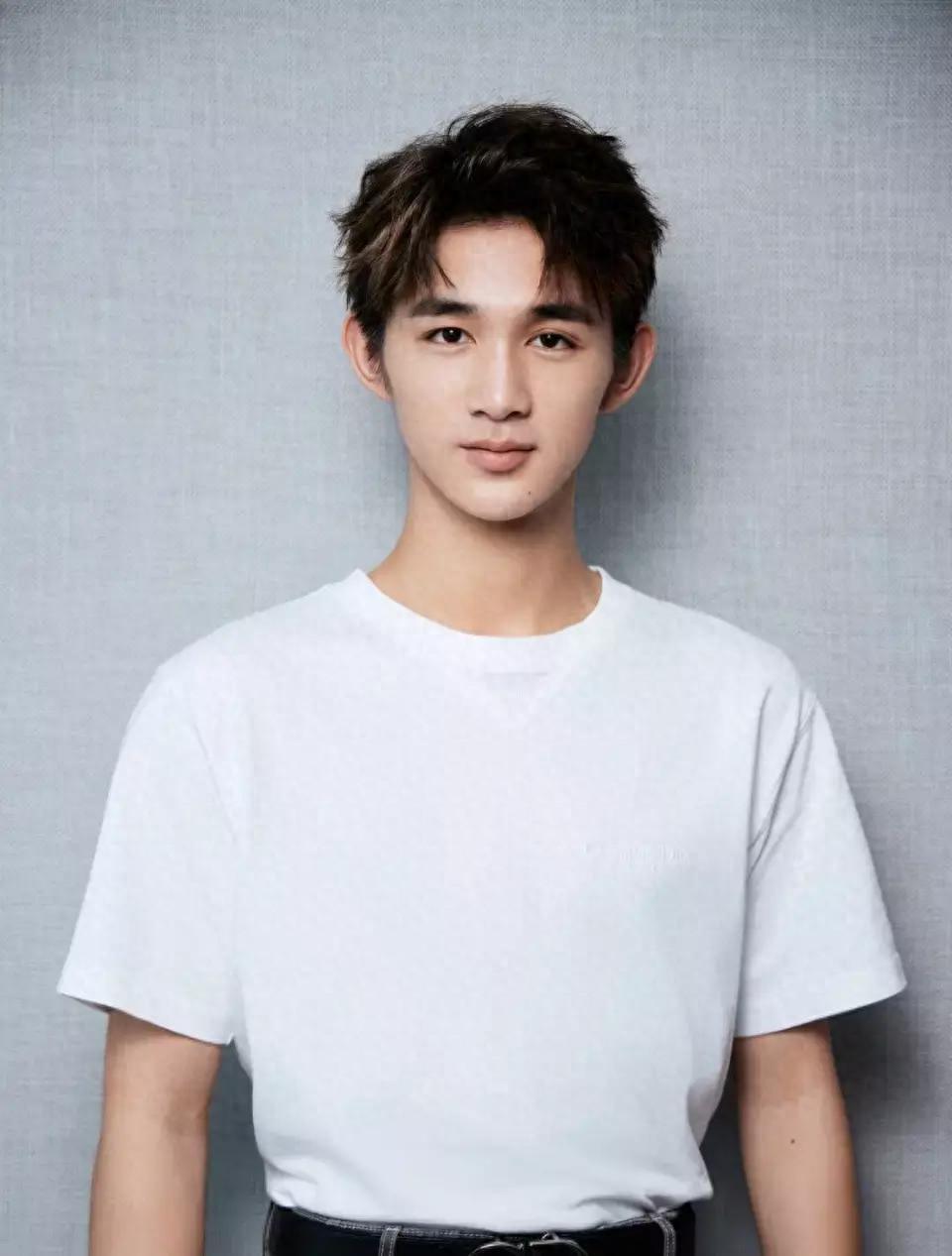 川籍演员荣梓杉成功被中戏录取,未来可期-荣梓杉近照