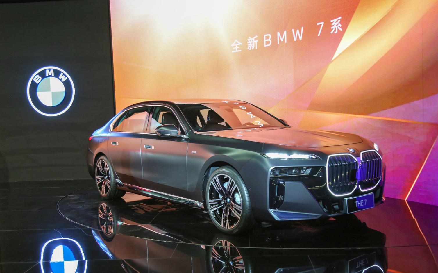 宝马中国回应4S店拒不交车是个案,中国经销商坑惨宝马?-宝马4s店迟迟不交车