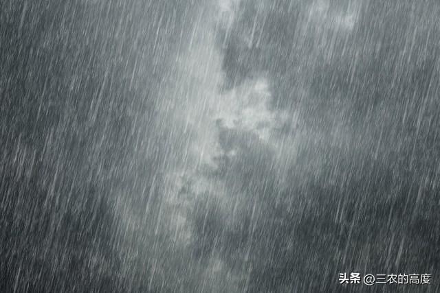 台风格美中心风力15级,将登陆福建中部,一路北上带来特大暴雨-台风靓丽