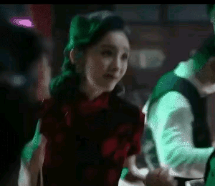 笑出腹肌!杨幂“跳舞戏”成网友新宠,吐槽大战开启-杨幂跳舞是哪一段