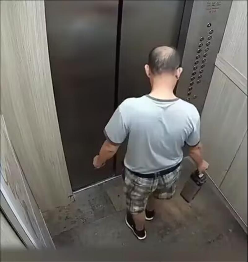 男子提电动车电池进电梯,电池爆炸导致身亡,家属获赔101万-电动车摔倒电池会坏吗图片