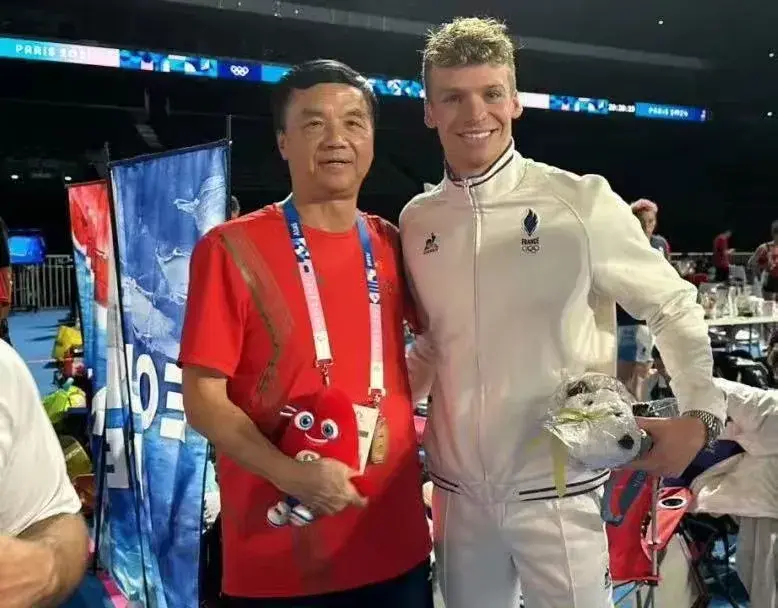 谷爱凌疑高调佩戴马尔尚金牌,恋情曝光后,男方因素质堪忧被劝分-谷爱凌决赛前写12小时论文