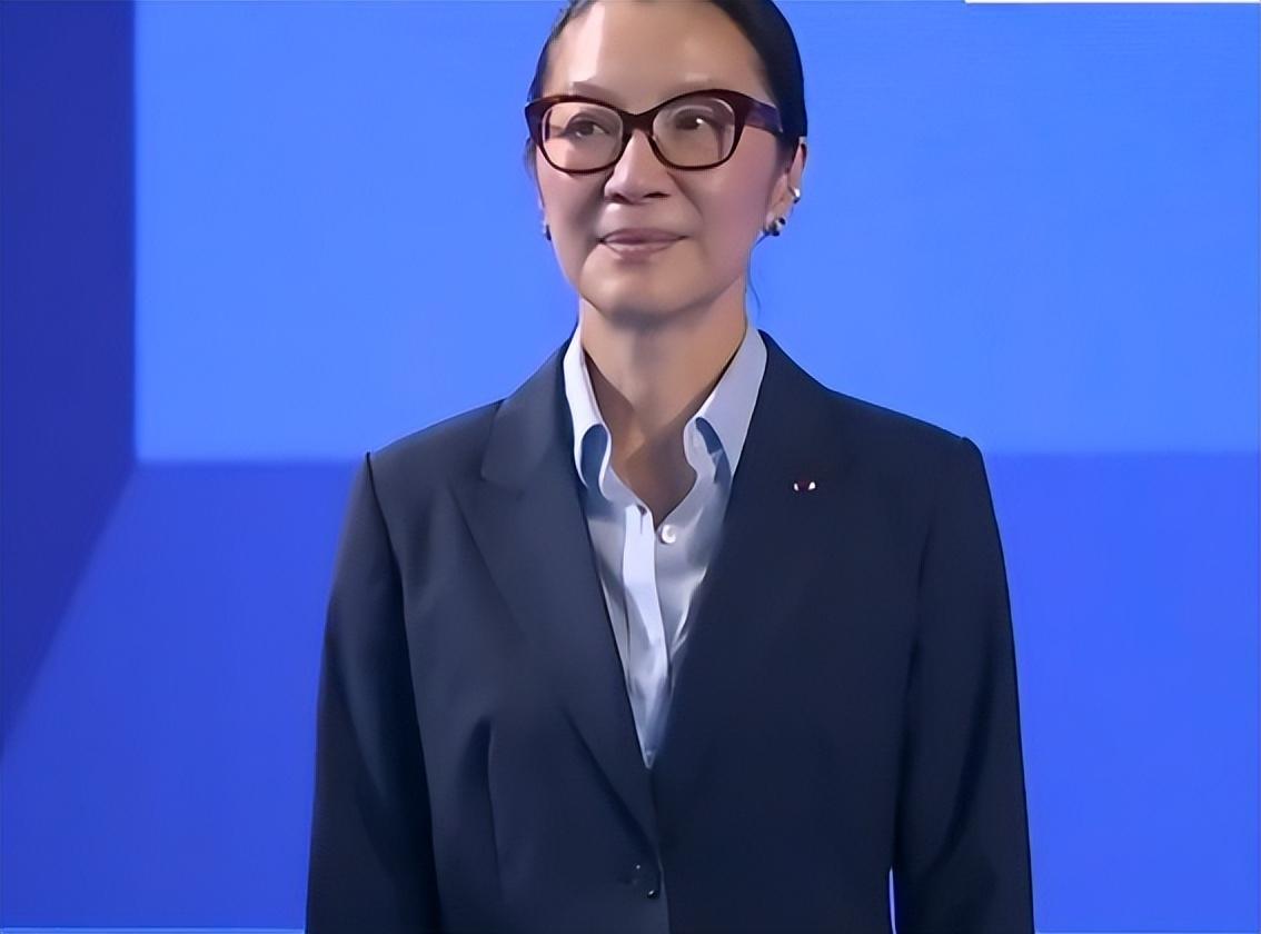 杨紫琼巴黎给跳水冠军颁奖!解说不介绍惹争议,传说原来是真的?-杨紫琼专访