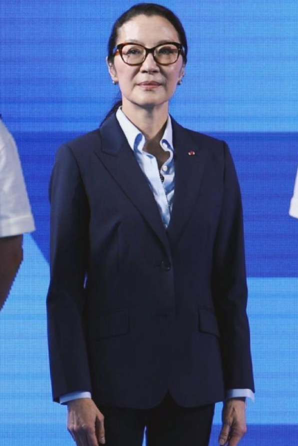杨紫琼巴黎给跳水冠军颁奖!解说不介绍惹争议,传说原来是真的?-杨紫琼专访
