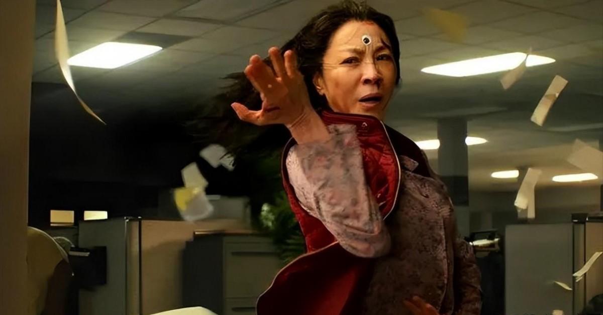 杨紫琼巴黎给跳水冠军颁奖!解说不介绍惹争议,传说原来是真的?-杨紫琼专访