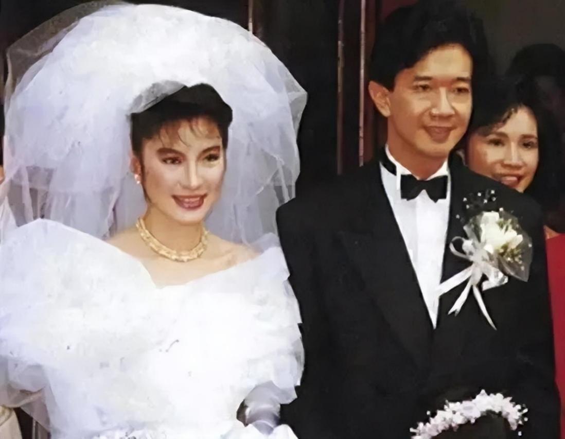 杨紫琼巴黎给跳水冠军颁奖!解说不介绍惹争议,传说原来是真的?-杨紫琼专访