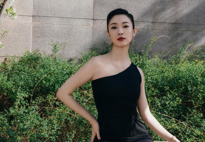 《前途无量》央八开播,主演都是实力派,都市职场剧又有天花板-前途无量上一句