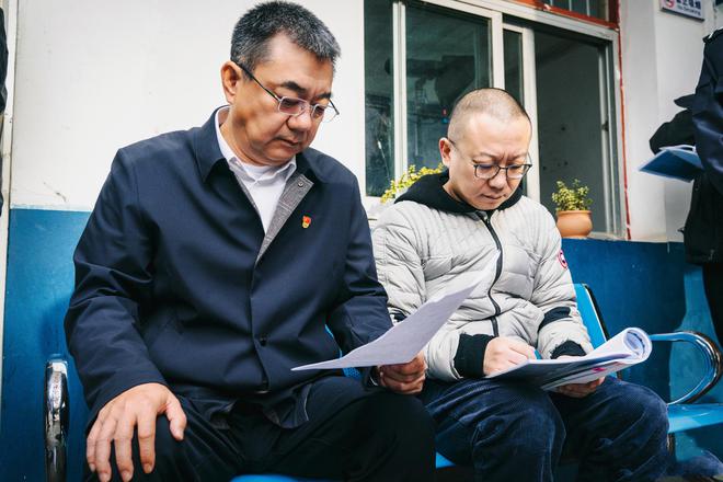 《前途无量》央八开播,主演都是实力派,都市职场剧又有天花板-前途无量上一句