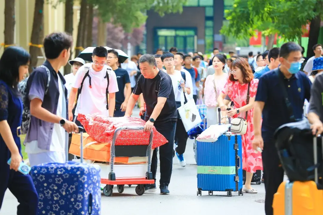 开学啦! 北京大学迎来2024级本科新生(多图)!-2021年北京大学