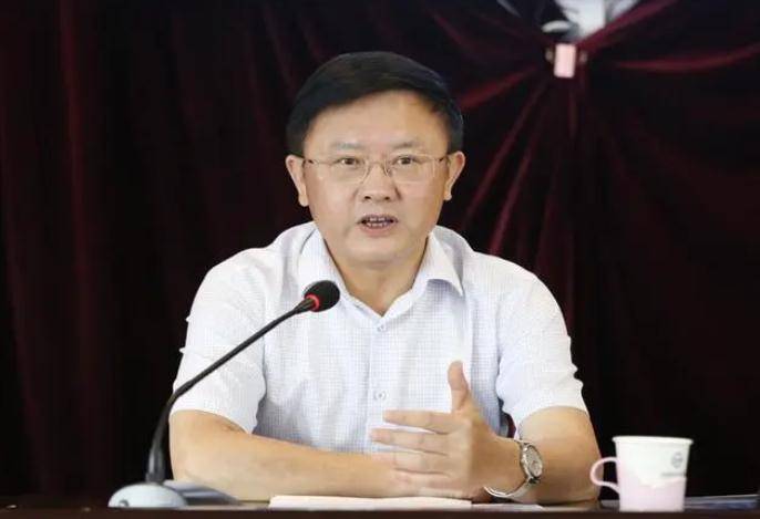 遵义市委党校原常务副校长韦圣福受审 任正安县委书记期间致国家经济损失1.9亿余元-遵义市文体旅游局副局长韦炜