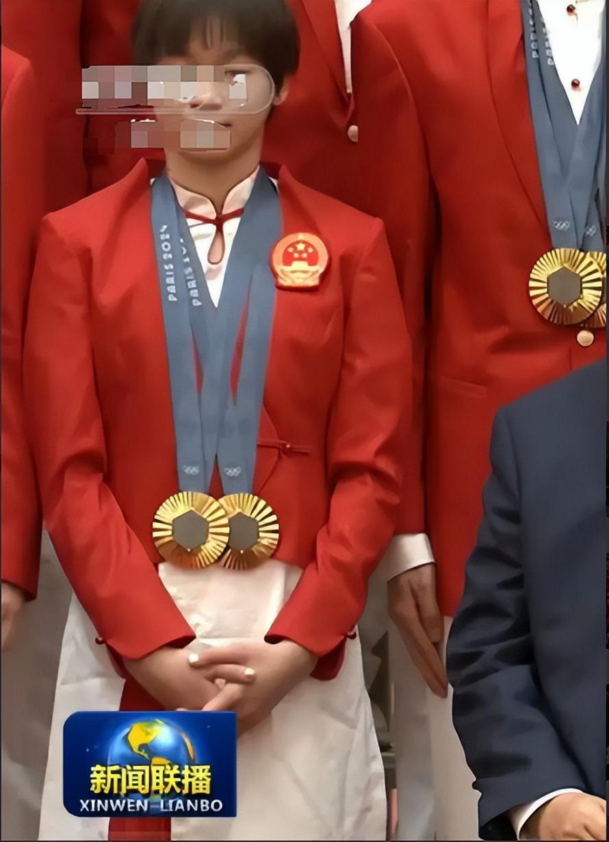 笑死,全红婵看新闻说自己太矮,就这样误入了巨人国,太可爱-全红婵被捧杀