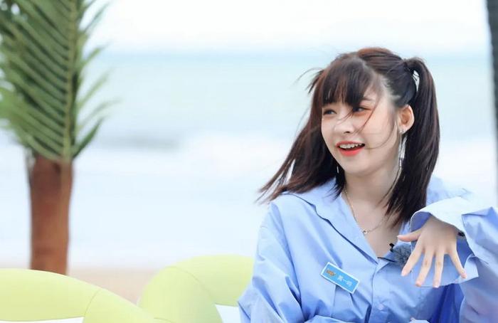 黄一鸣回应想给女儿当网红铺路,称赚钱脚步不能停,网友吵翻了-黄一鸣个人资料简介祖籍