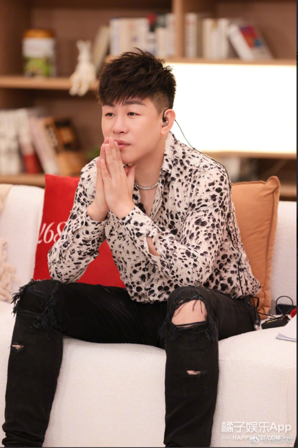 这个月有7对情侣公开恋情?她被男友这么吐槽,还能结婚?-公开恋情的日子叫什么