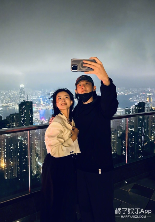 这个月有7对情侣公开恋情?她被男友这么吐槽,还能结婚?-公开恋情的日子叫什么