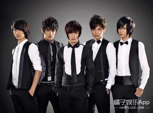 这个月有7对情侣公开恋情?她被男友这么吐槽,还能结婚?-公开恋情的日子叫什么