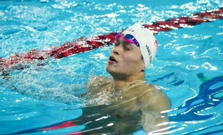 张豆豆观看孙杨决赛,去现场见证老公夺冠,本人又瘦又美低调和善-张豆豆训练队员视频