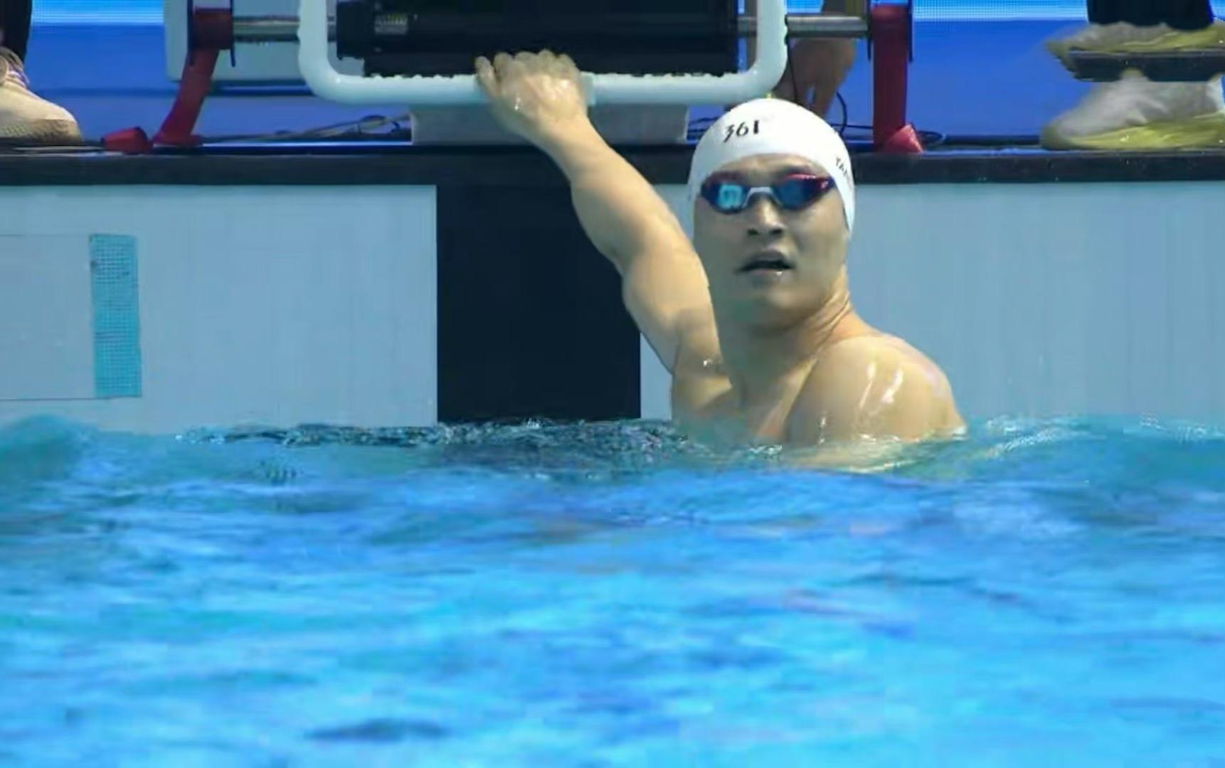 张豆豆观看孙杨决赛,去现场见证老公夺冠,本人又瘦又美低调和善-张豆豆训练队员视频